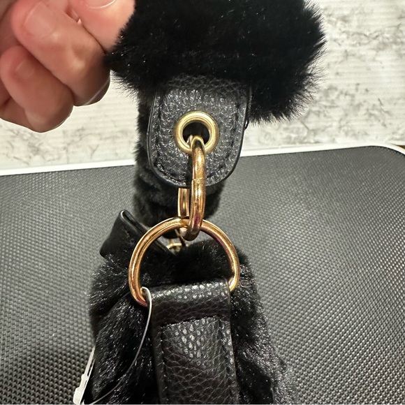 Faux fur handbag - Picture 4 of 7